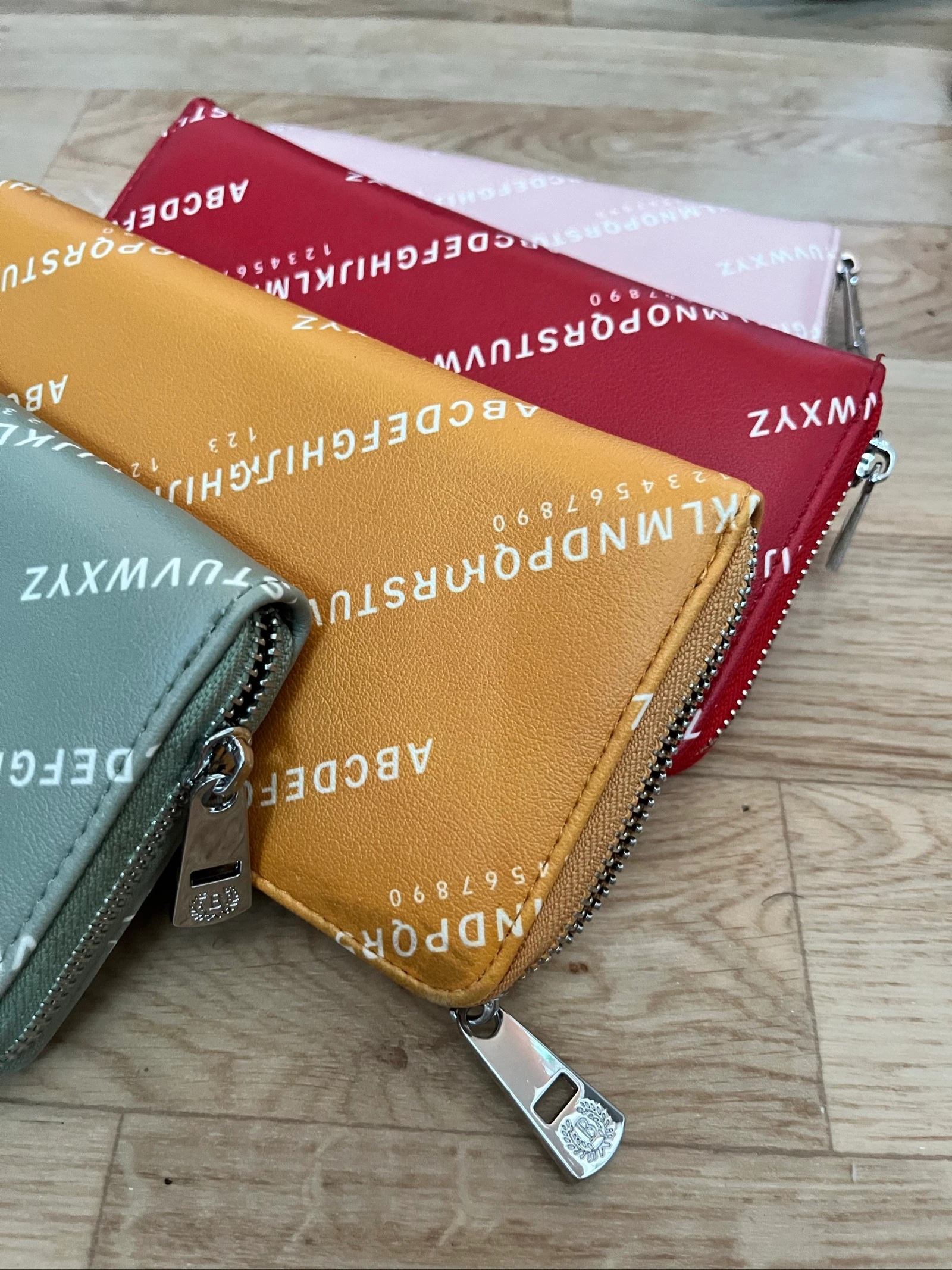 Wallet lot – photo 2